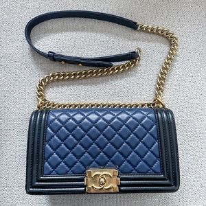 CHANEL Medium Boy Bag